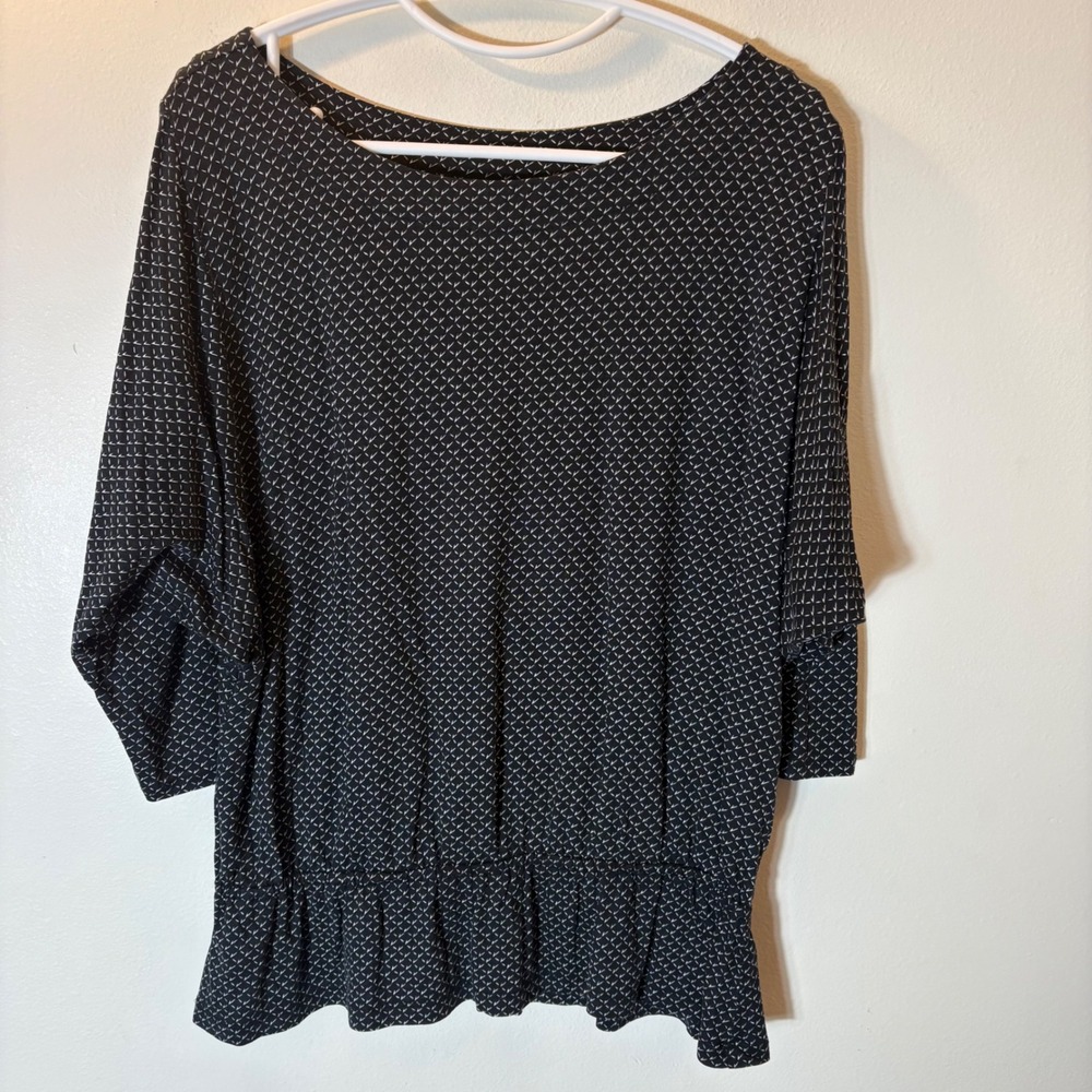 LOFT Ruffle Blouse Size Medium Black White Geometric‎ 3/4 Sleeve Top